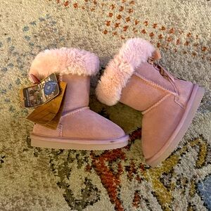 Pale rose toddler boots.